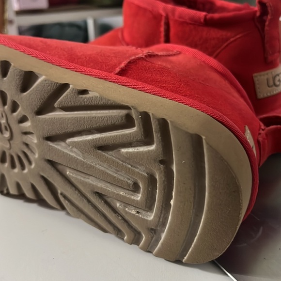 UGG Classic Ultra Mini Ribbon Women Boots Red Water-resistant Suede Size US 9 - Picture 5 of 6